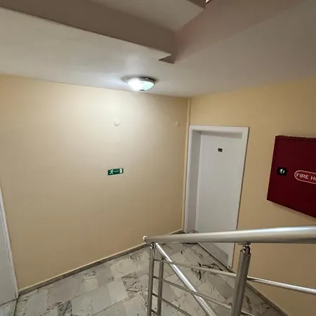 Metropolitan Aparthotel